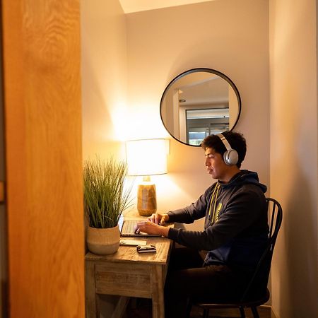Alpenglow Lodge Family & Work Retreat By Mva Whistler Exterior photo
